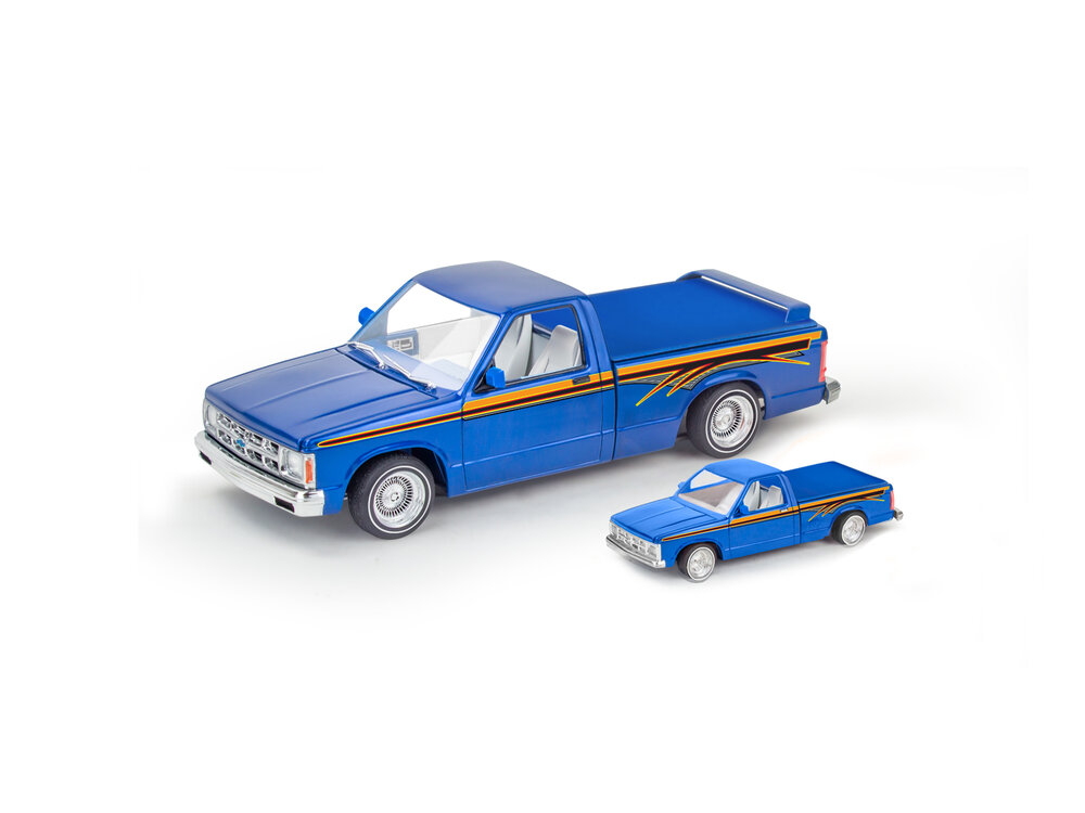 Revell 14562 '91 Chevy S-10 Lowrider 1:25 scale model car