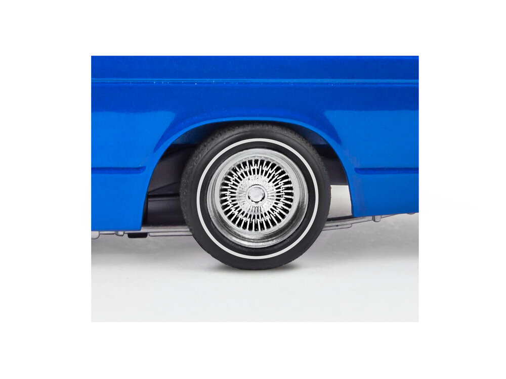 Revell 14562 '91 Chevy S-10 Lowrider 1:25 scale model car kit