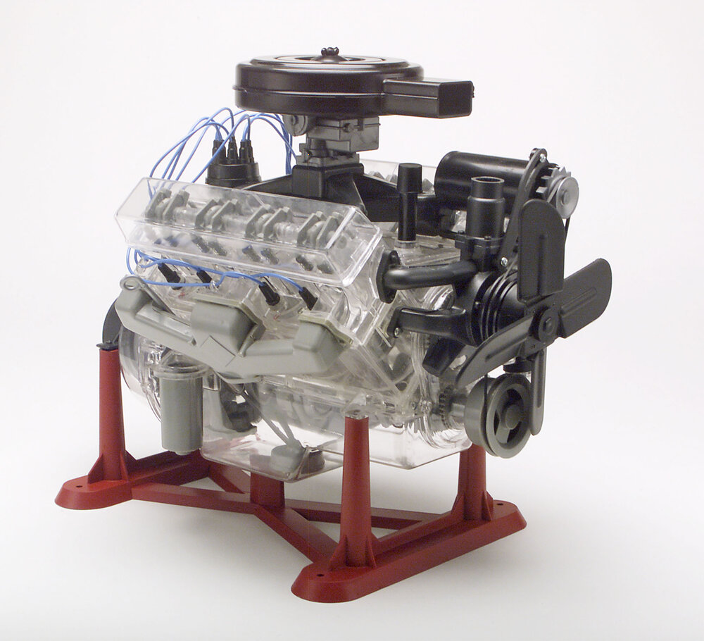 Revell 85-8883 Visible V-8 Engine 1:4 scale model car kit | Revell