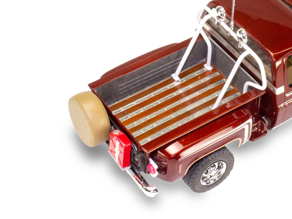 Revell 85-4486 '76 Chevy Sports Stepside Pickup 1:24 scale