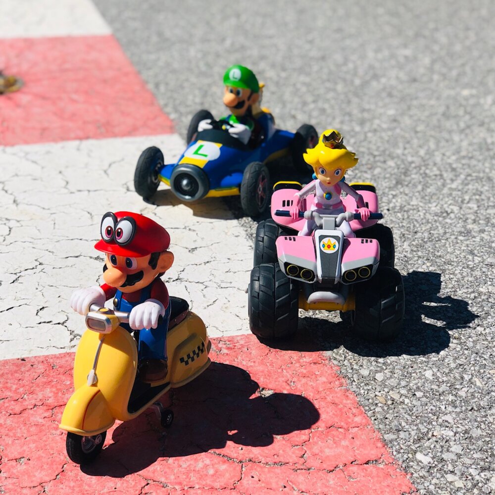 Voiture radiocommandée Mario Kart Mach 8 - CARRERA-TOYS - Mario