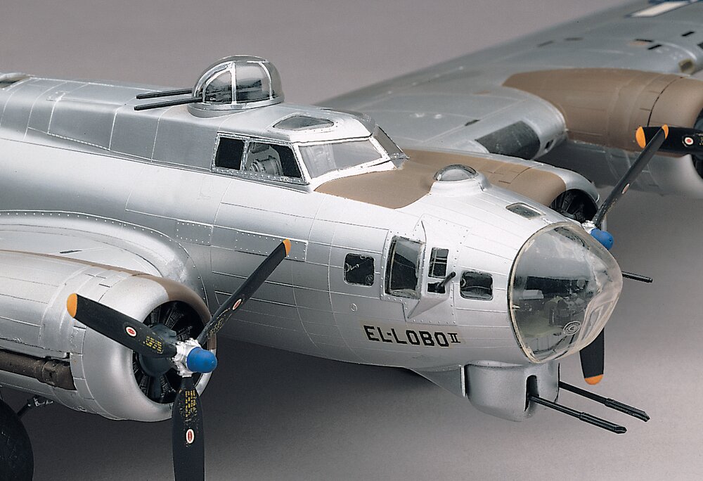 Revell B-17G FLYING FORTRESS 1/48 大型模型 Large Scale! Revell 1:48 B-17G Flying Fortress Kit Review