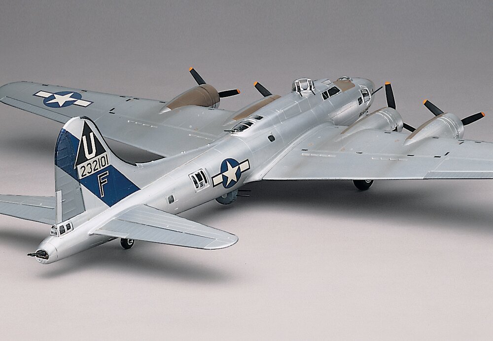 Level 4 Model Kit Boeing B17-G Flying Fortress Bomber Aircraft 1/48 Scale  Model by Revell