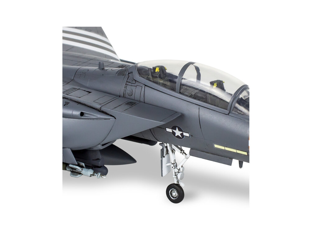 Revell 15995 F-15E Strike Eagle 1:72 scale model airplane kit