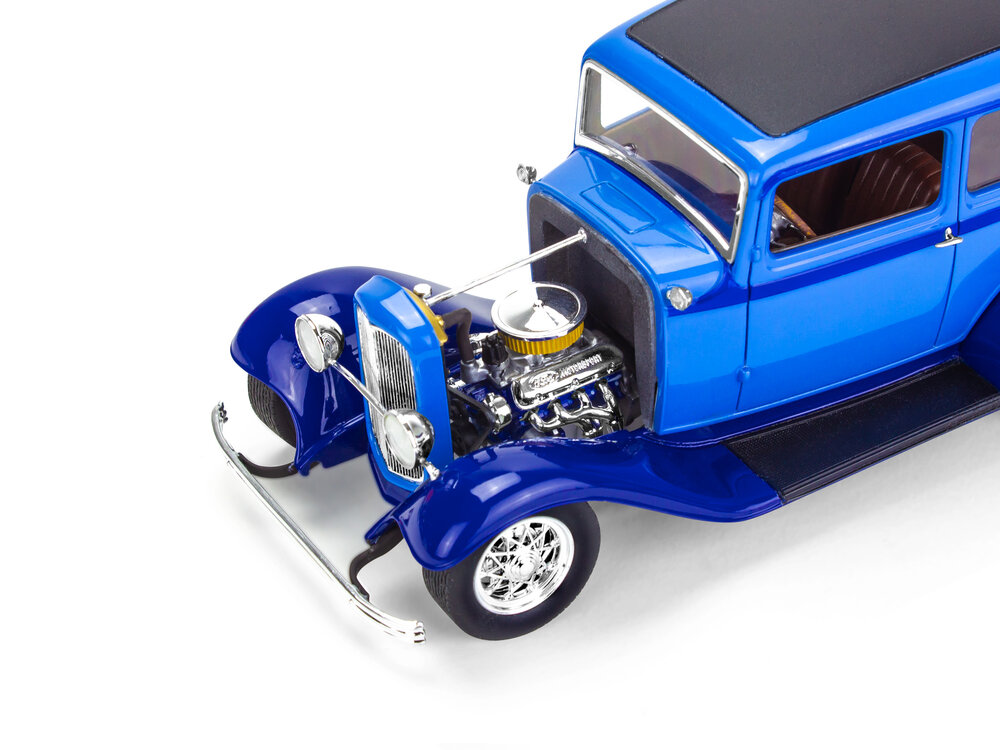 Revell 14553 '32 Ford Tudor Sedan 2'N1 1:25 scale model car kit